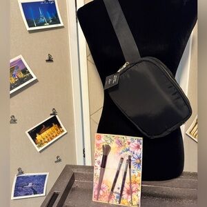 🛍️B2G1 FREE🛍️ NWT 5 Piece Diva On The Dash Set: Crossbody Bag & 4 Makeup Brushes